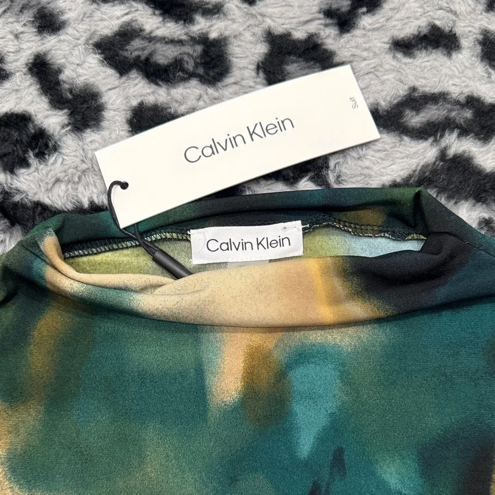 Calvin Klein Abstract Watercolor Short Sleeve Top in Green and Gold - Picture 2 of 5